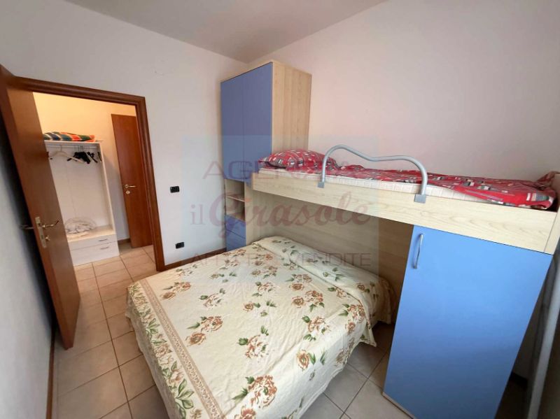 800