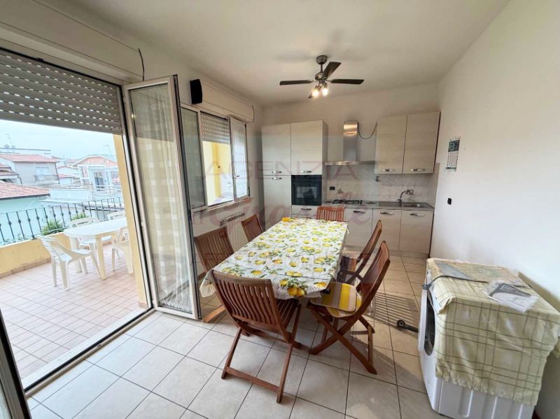 800
